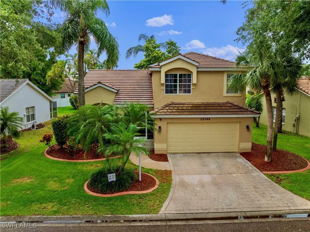 Picture of 12700 Eagle Pointe Cir, Fort Myers, FL 33913