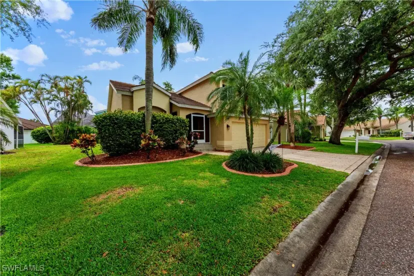 Picture of 12700 Eagle Pointe Cir, Fort Myers FL 33913