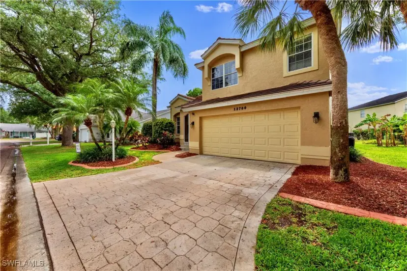 Picture of 12700 Eagle Pointe Cir, Fort Myers FL 33913