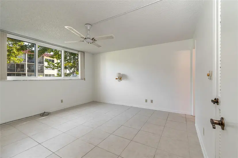 Picture of 8960 S Hollybrook Blvd 103, Pembroke Pines FL 33025