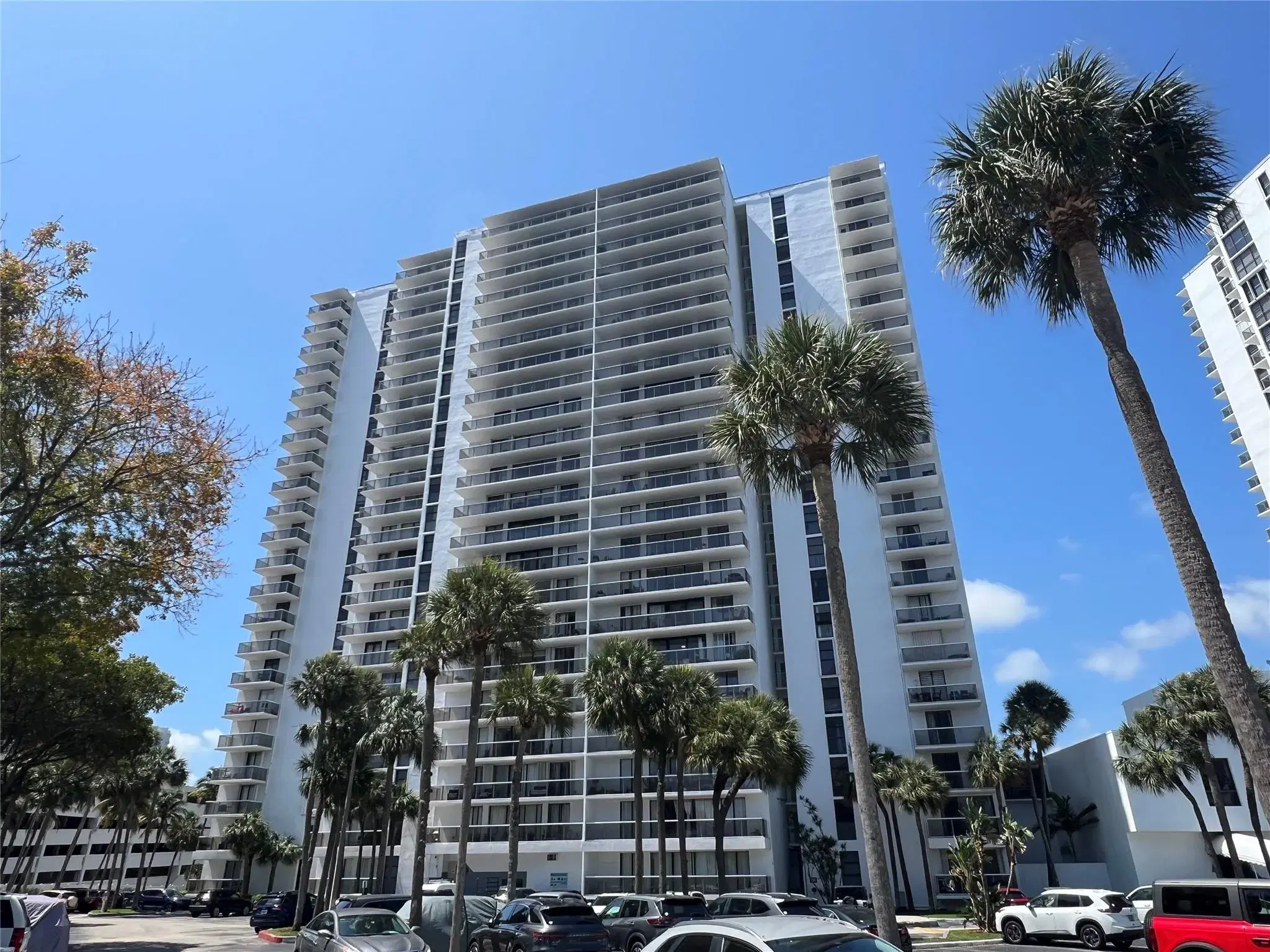Picture of 3731 N Country Club Dr 529, Aventura, FL 33180