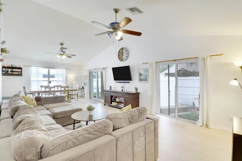 Picture of 144 Pennock Landing Circle, Jupiter FL 33458
