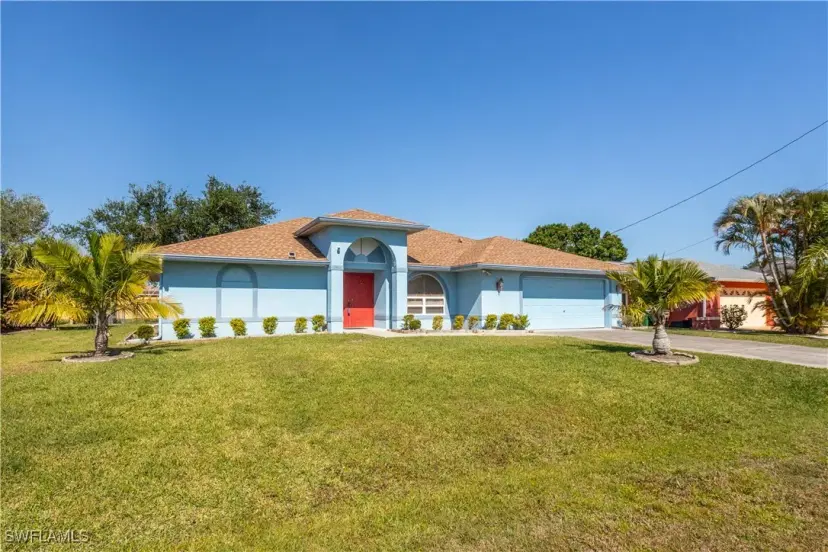 Picture of 824 SE 3Rd Pl, Cape Coral FL 33990