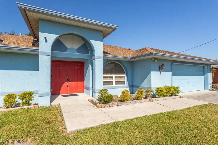 Picture of 824 SE 3Rd Pl, Cape Coral FL 33990