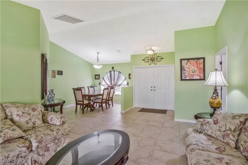 Picture of 824 SE 3Rd Pl, Cape Coral FL 33990
