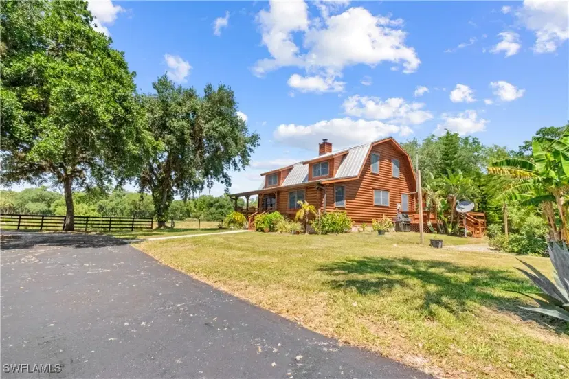 Picture of 19861 N River Rd, Alva FL 33920