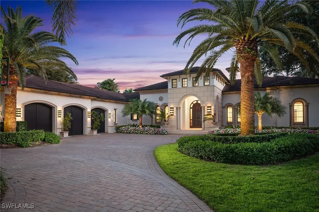 Picture of 2562 Escada Ct, Naples, FL 34109