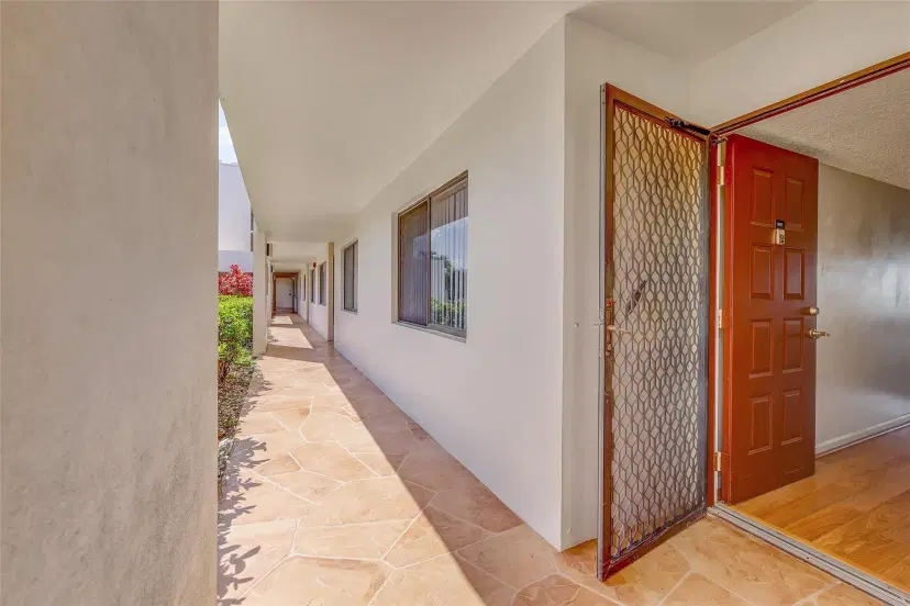 Picture of 9633 N Belfort Cir 110, Fort Lauderdale FL 33321