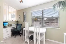 Picture of 940 Woodshire Ln M10, Naples, FL 34105