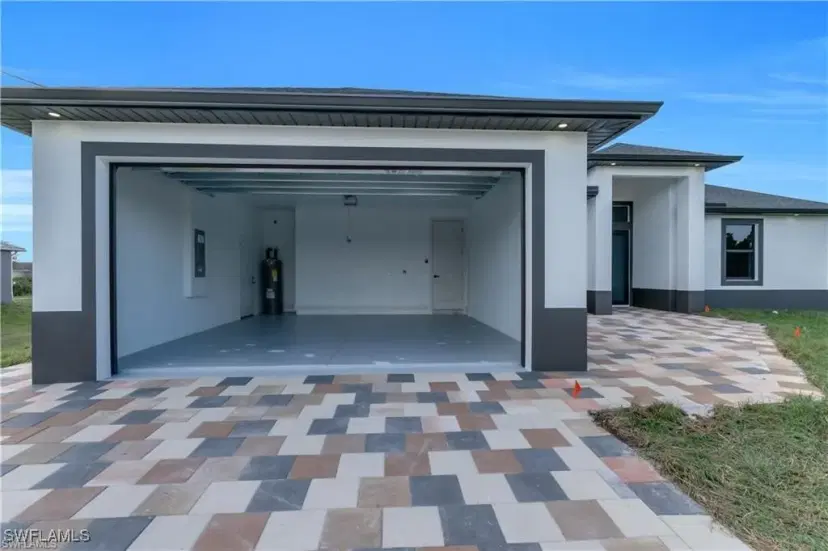 Picture of 1006 Pine Ave, Lehigh Acres FL 33972