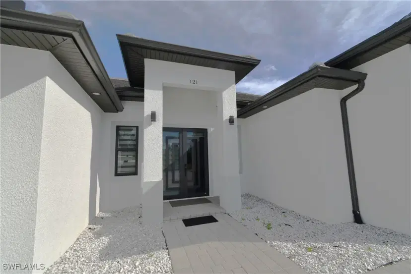 Picture of 121 NW 10Th Ave, Cape Coral FL 33993