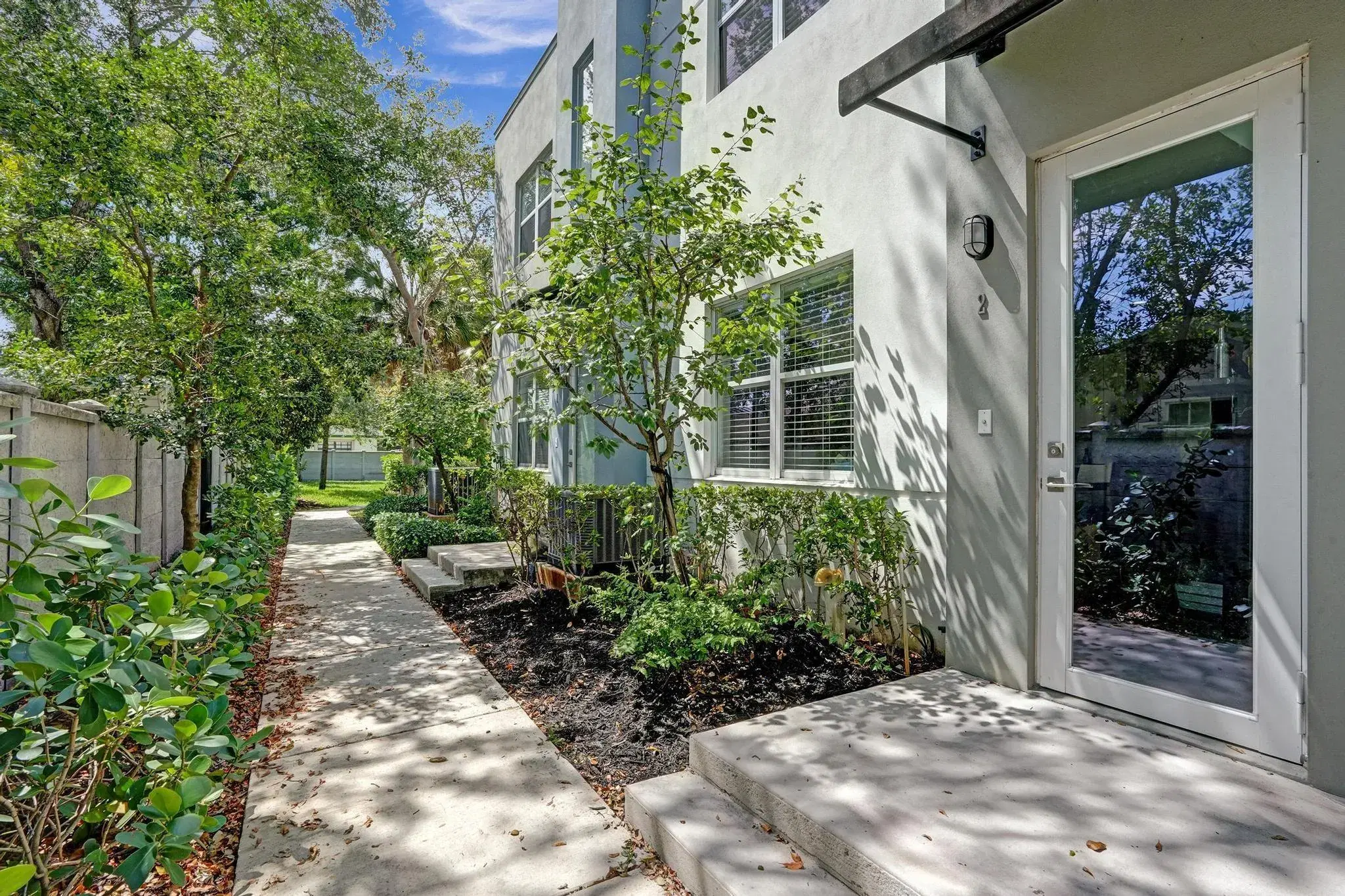 Picture of 480 NE 35Th Ct 2, Oakland Park, FL 33334