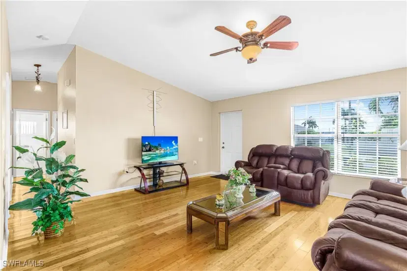 Picture of 421 NW 20Th Pl, Cape Coral FL 33993