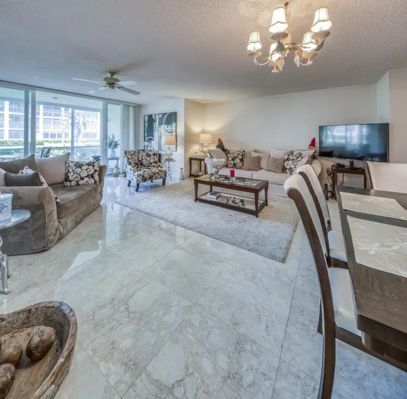 Picture of 110 Half Moon Circle E1, Hypoluxo FL 33462