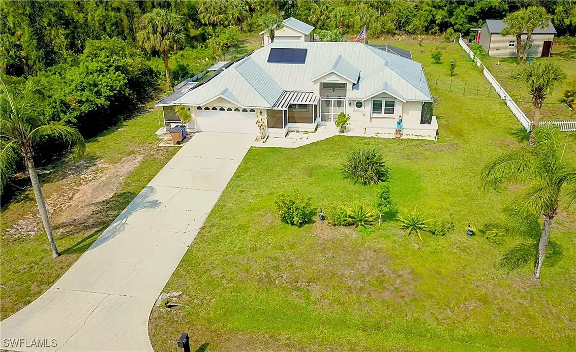 Picture of 409 Columbus Ave, Lehigh Acres, FL 33972