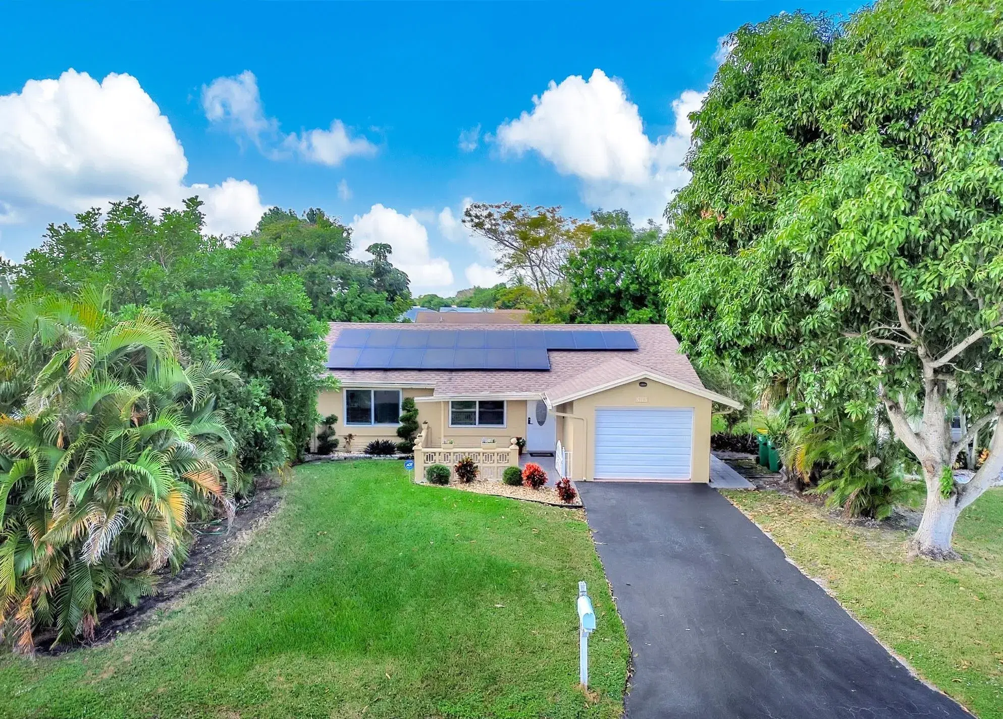 Picture of 8113 NW 91St Ter, Tamarac, FL 33321