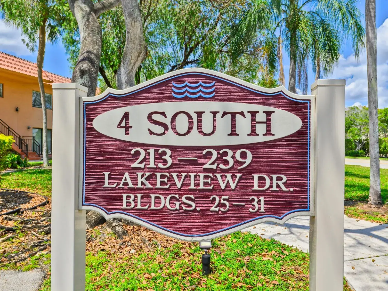 Picture of 235 Lakeview Dr 104, Weston, FL 33326