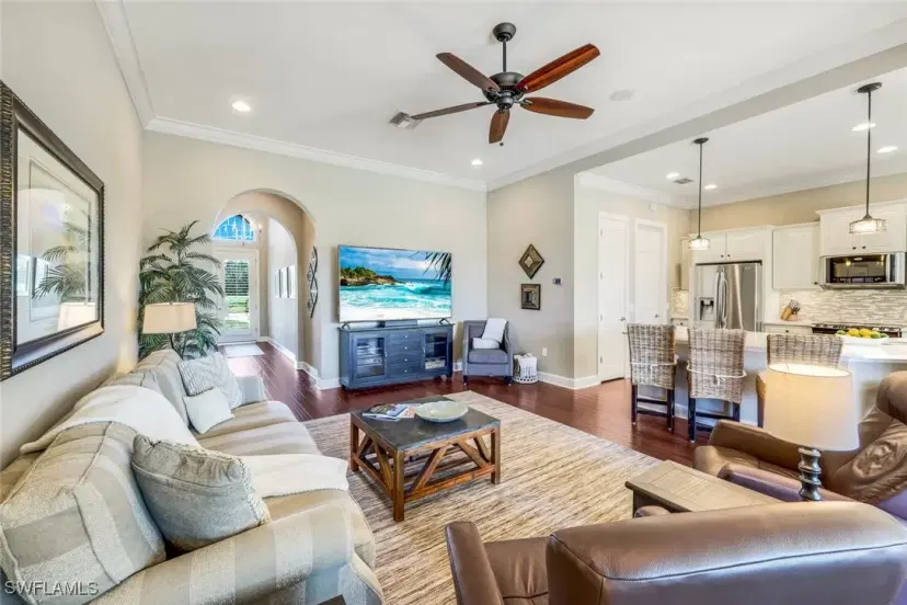 Picture of 9447 Quarry Dr, Naples FL 34120