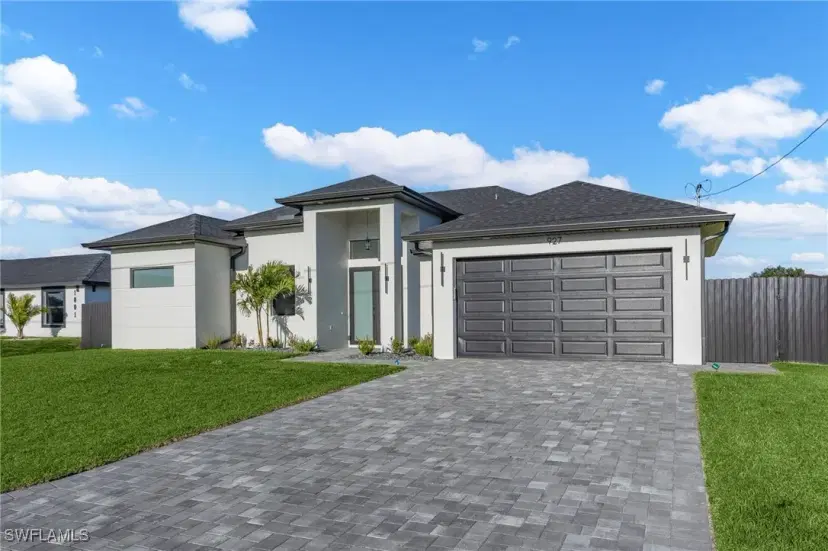 Picture of 927 NE 13Th Pl, Cape Coral FL 33909