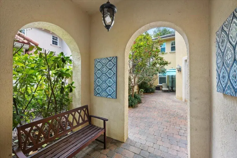 Picture of 964 Mill Creek Drive, Palm Beach Gardens FL 33410