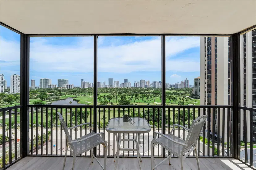 Picture of 20301 W Country Club Dr 1428, Aventura FL 33180