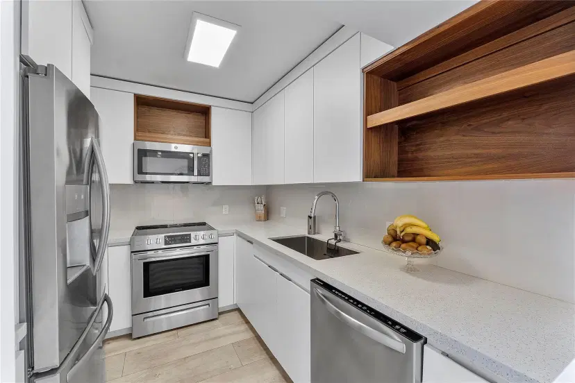 Picture of 20301 W Country Club Dr 1428, Aventura FL 33180