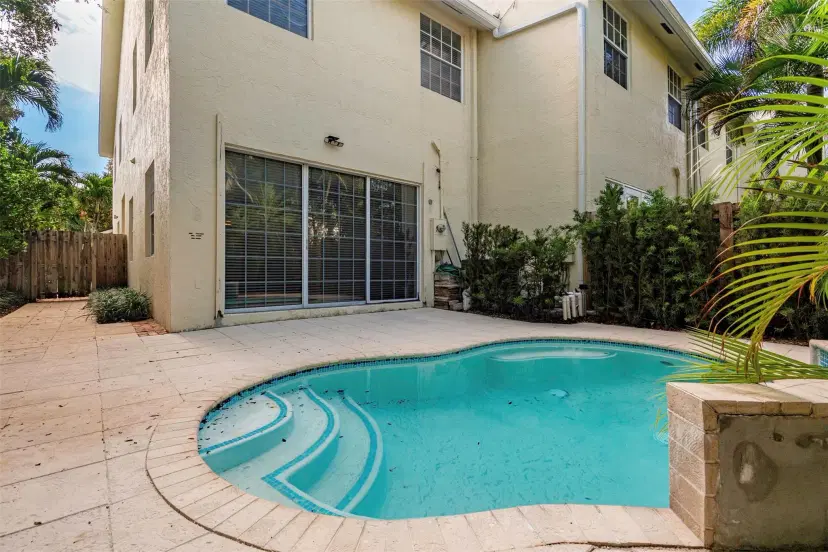 Picture of 537 NE 17Th Way, Fort Lauderdale FL 33301