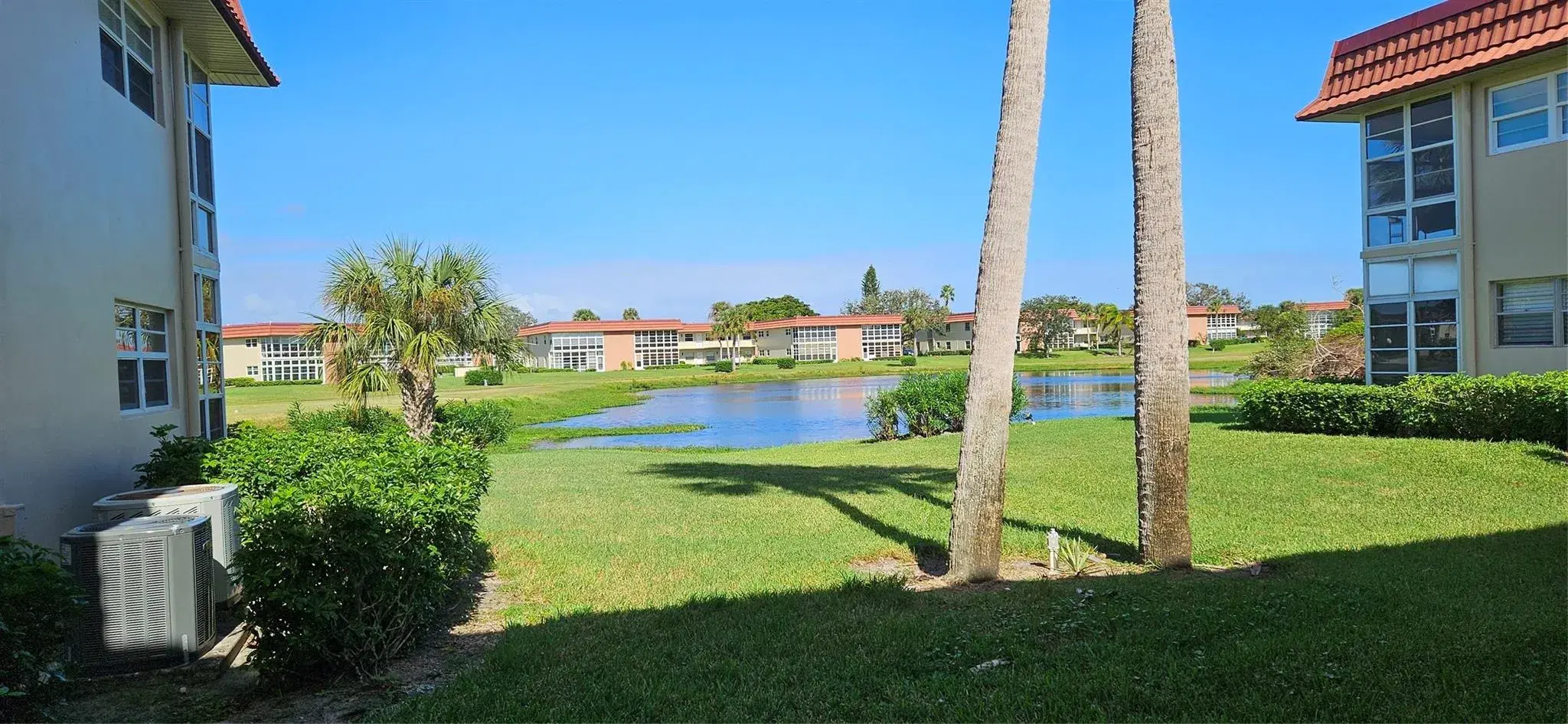 Picture of 53 Woodland Dr 105, Vero Beach, FL 32962