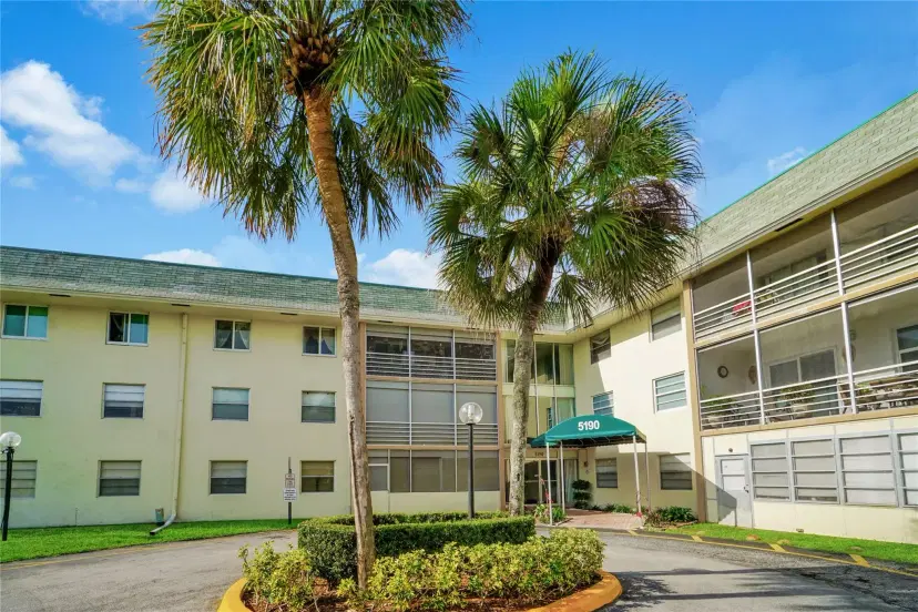 Picture of 5190 E Sabal Palm Blvd 114, Tamarac FL 33319