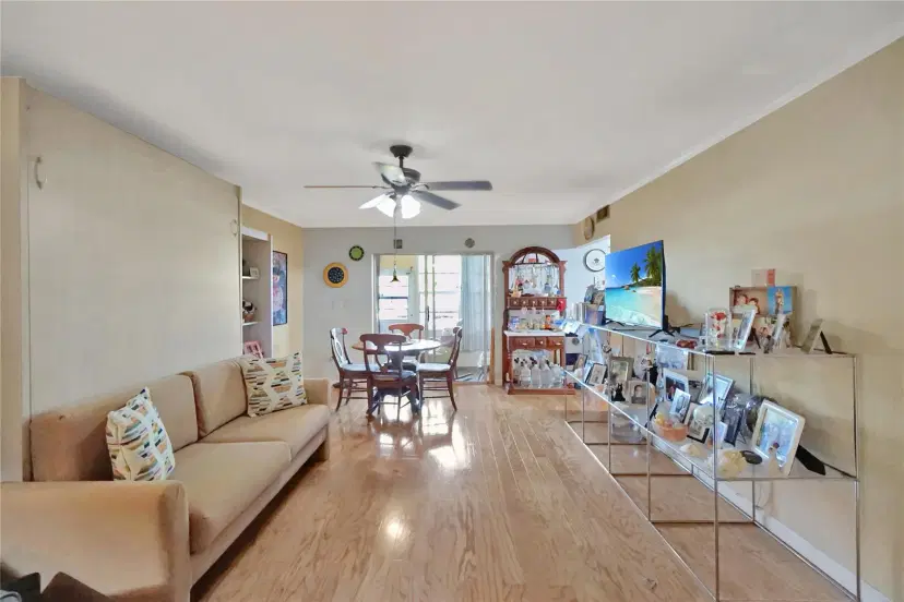 Picture of 5190 E Sabal Palm Blvd 114, Tamarac FL 33319