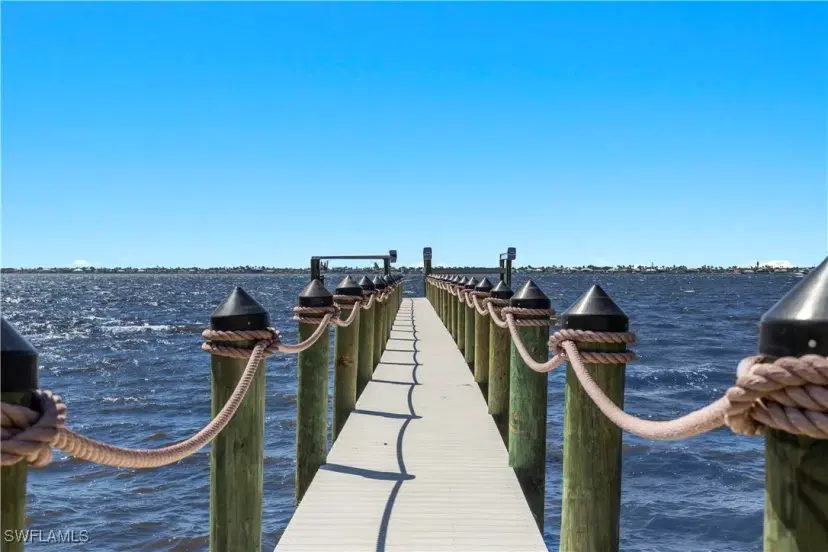 Picture of 8451 Casa Del Rio Ln, Fort Myers FL 33919