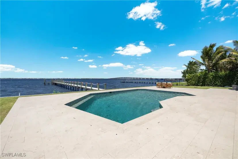 Picture of 8451 Casa Del Rio Ln, Fort Myers FL 33919