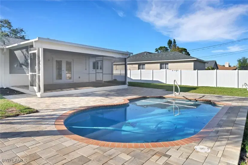 Picture of 917 SW 6Th Pl, Cape Coral FL 33991