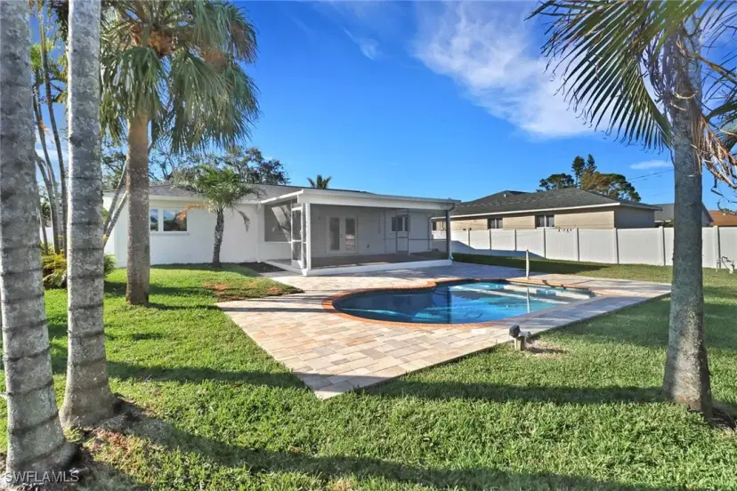 Picture of 917 SW 6Th Pl, Cape Coral FL 33991