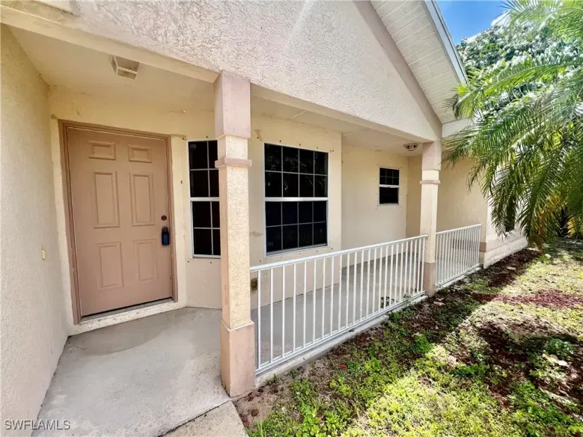 Picture of 210 North Ave, Lehigh Acres FL 33936
