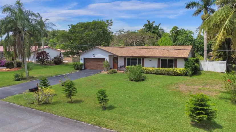 Picture of 2971 SW 108Th Way, Davie FL 33328