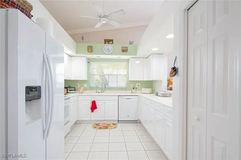 Picture of 227 Melrose Pl 52, Naples FL 34104