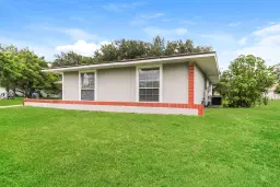 Picture of 417 NE Cornwall Ave, Port St Lucie, FL 34983