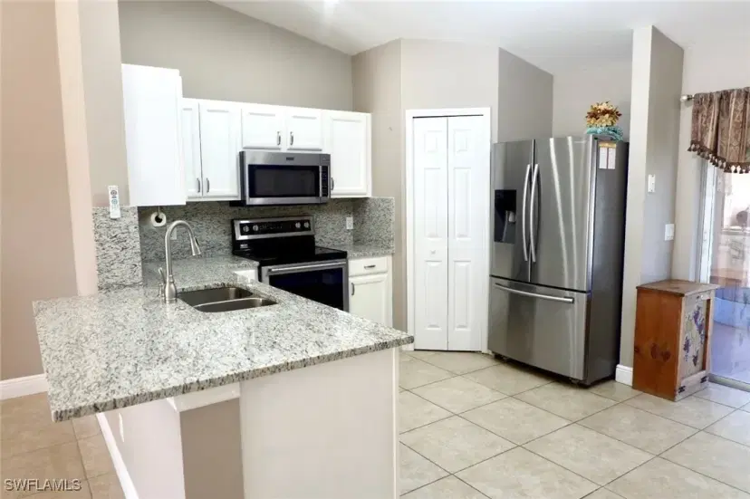 Picture of 305 SE 3Rd St, Cape Coral FL 33990