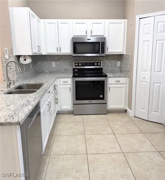 Picture of 305 SE 3Rd St, Cape Coral FL 33990