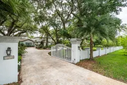 Picture of 14300 Lake Ln, Southwest Ranches, FL 33330