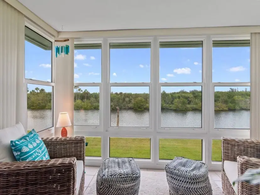 Picture of 2800 Indian River Boulevard F8, Vero Beach FL 32960