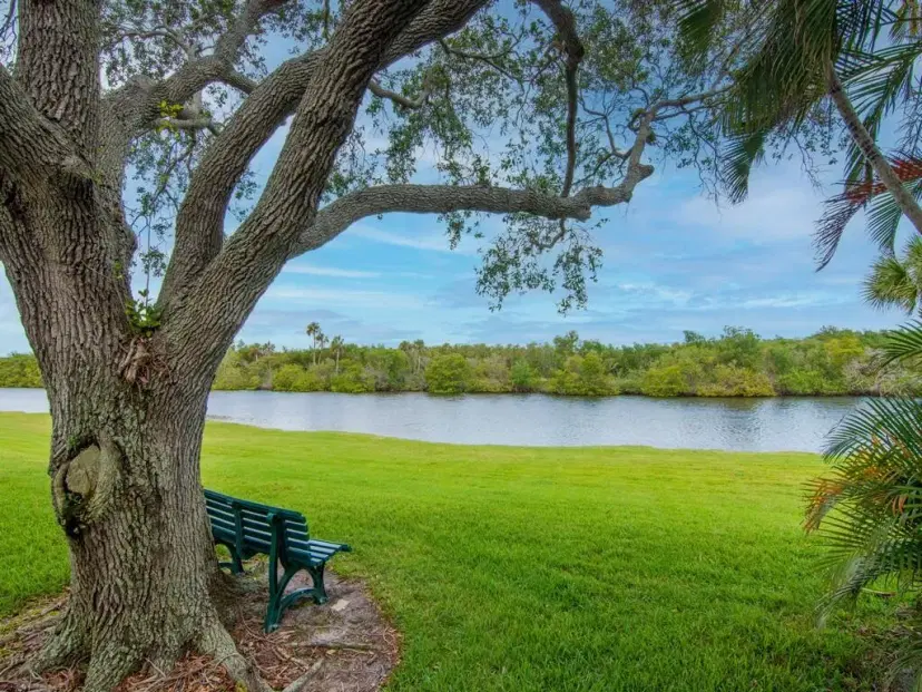 Picture of 2800 Indian River Boulevard F8, Vero Beach FL 32960
