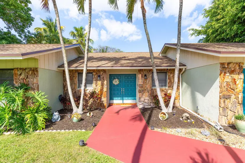 Picture of 267 Old Country Road S, Wellington FL 33414