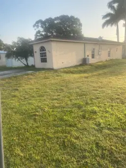 Picture of 388 Annona Avenue, Pahokee, FL 33476