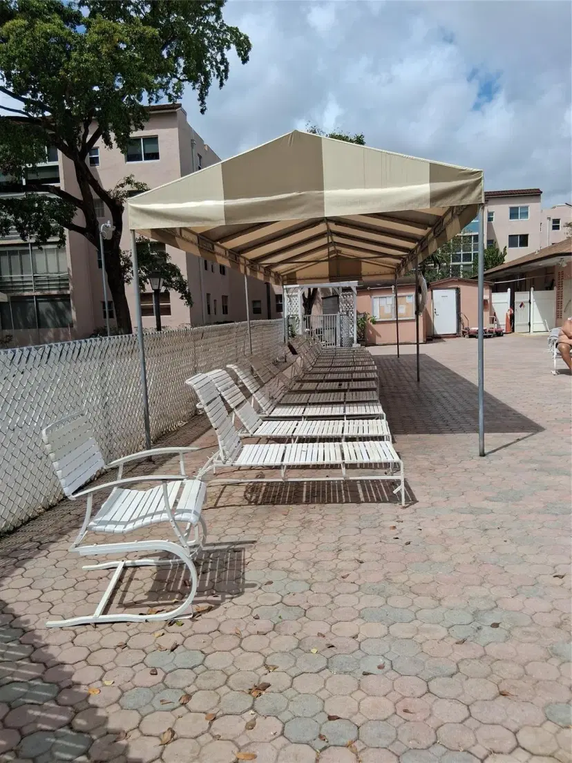 Picture of 2861 Somerset Dr 317, Lauderdale Lakes FL 33311
