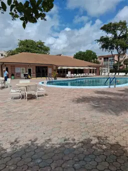 Picture of 2861 Somerset Dr 317, Lauderdale Lakes, FL 33311