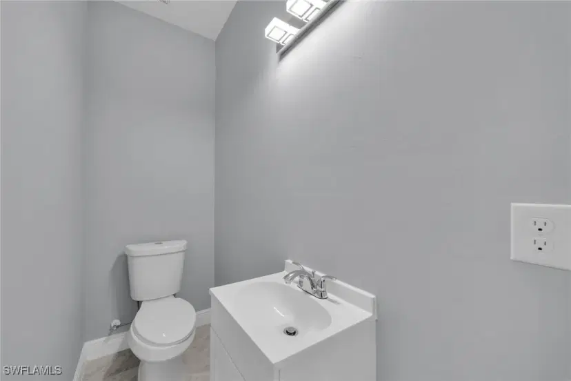 Picture of 867 Carbon St E, Lehigh Acres FL 33974