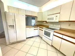 Picture of 3185 S Carambola Cir S 2393, Coconut Creek, FL 33066