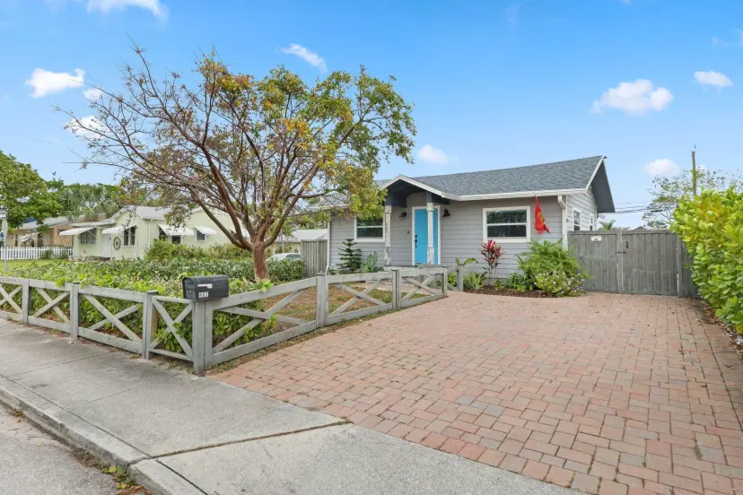 Picture of 402 S B Street, Lake Worth Beach FL 33460